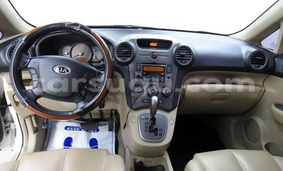 Acheter Neuf Voiture Kia Carens Blanc à Ouagadougou, Burkina-Faso Acheter Neuf Voiture Kia Carens Blanc à Ouagadougou, Burkina-Faso