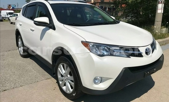Buy Used Toyota RAV4 White Car in Ouagadougou in Burkina Faso Buy Used Toyota RAV4 White Car in Ouagadougou in Burkina Faso
