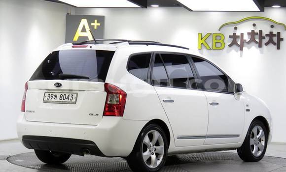 Acheter Neuf Voiture Kia Carens Blanc à Ouagadougou, Burkina-Faso Acheter Neuf Voiture Kia Carens Blanc à Ouagadougou, Burkina-Faso