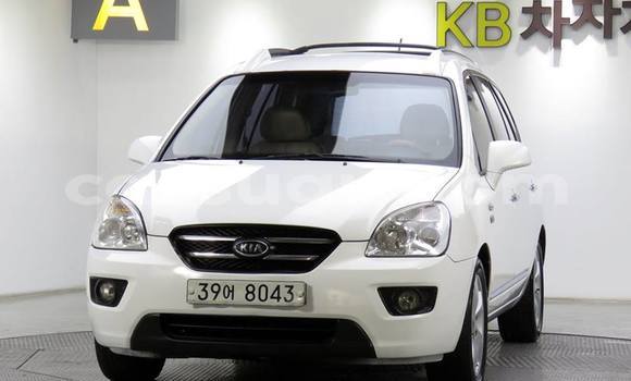 Acheter Neuf Voiture Kia Carens Blanc à Ouagadougou, Burkina-Faso Acheter Neuf Voiture Kia Carens Blanc à Ouagadougou, Burkina-Faso