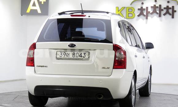 Acheter Neuf Voiture Kia Carens Blanc à Ouagadougou, Burkina-Faso Acheter Neuf Voiture Kia Carens Blanc à Ouagadougou, Burkina-Faso