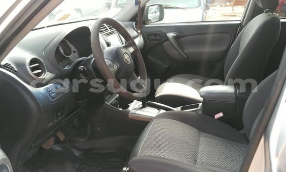 Acheter Occasion Voiture Toyota RAV4 Gris à Ouagadougou, Burkina-Faso Acheter Occasion Voiture Toyota RAV4 Gris à Ouagadougou, Burkina-Faso