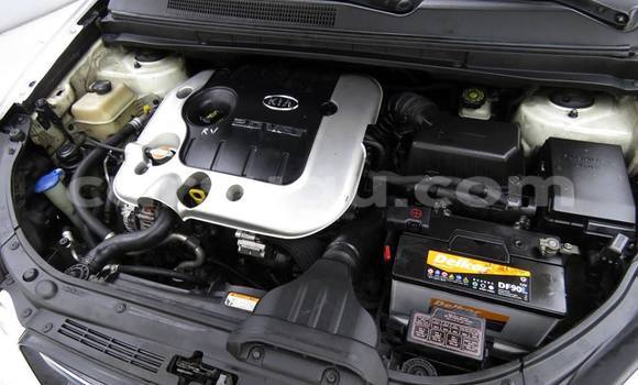 Acheter Neuf Voiture Kia Carens Blanc à Ouagadougou, Burkina-Faso Acheter Neuf Voiture Kia Carens Blanc à Ouagadougou, Burkina-Faso