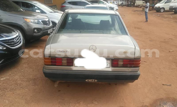 Acheter Occasion Voiture Mercedes-Benz 190–Series Gris à Ouagadougou, Burkina-Faso Acheter Occasion Voiture Mercedes-Benz 190–Series Gris à Ouagadougou, Burkina-Faso