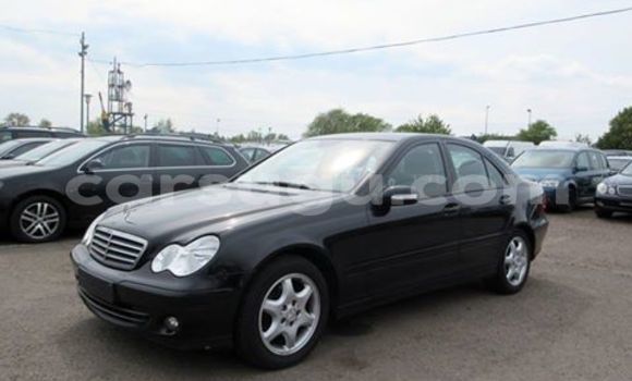 Acheter Neuf Voiture Mercedes-Benz 190 Noir à Ouagadougou, Burkina-Faso Acheter Neuf Voiture Mercedes-Benz 190 Noir à Ouagadougou, Burkina-Faso