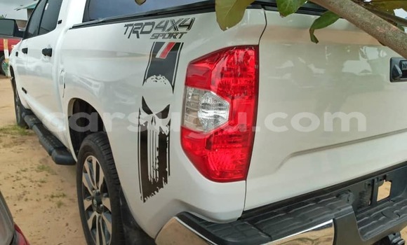 Acheter Occasion Voiture Toyota Tundra Blanc à Ouagadougou, Burkina-Faso Acheter Occasion Voiture Toyota Tundra Blanc à Ouagadougou, Burkina-Faso