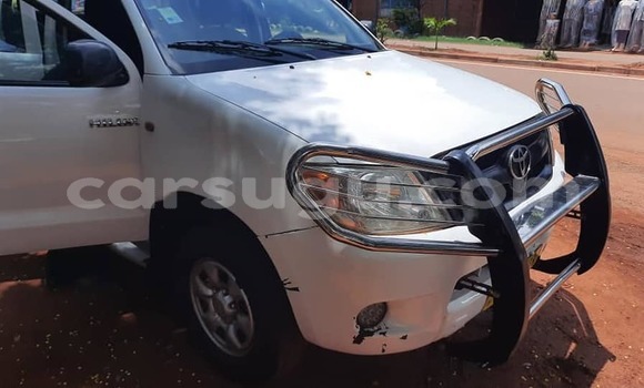 Acheter Occasion Voiture Toyota Hilux Blanc à Ouagadougou, Burkina-Faso Acheter Occasion Voiture Toyota Hilux Blanc à Ouagadougou, Burkina-Faso