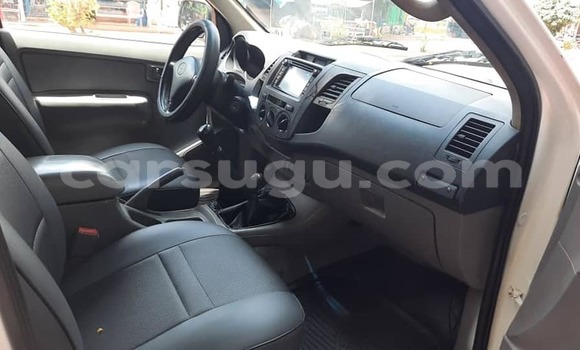Acheter Occasion Voiture Toyota Hilux Blanc à Ouagadougou, Burkina-Faso Acheter Occasion Voiture Toyota Hilux Blanc à Ouagadougou, Burkina-Faso