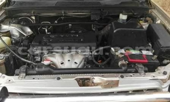 Acheter Occasion Voiture Toyota RAV4 Blanc à Ouagadougou, Burkina-Faso Acheter Occasion Voiture Toyota RAV4 Blanc à Ouagadougou, Burkina-Faso