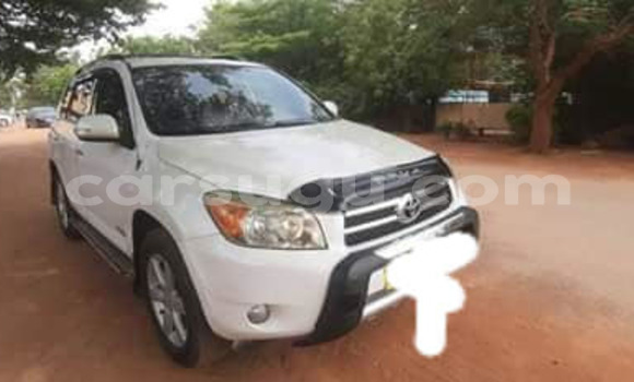 Acheter Occasion Voiture Toyota RAV4 Blanc à Ouagadougou, Burkina-Faso Acheter Occasion Voiture Toyota RAV4 Blanc à Ouagadougou, Burkina-Faso