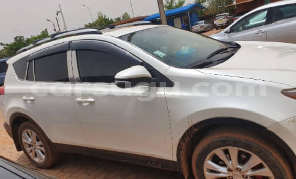 Acheter Occasion Voiture Toyota RAV4 Blanc à Ouagadougou, Burkina-Faso Acheter Occasion Voiture Toyota RAV4 Blanc à Ouagadougou, Burkina-Faso
