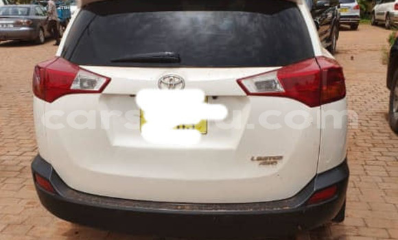 Acheter Occasion Voiture Toyota RAV4 Blanc à Ouagadougou, Burkina-Faso Acheter Occasion Voiture Toyota RAV4 Blanc à Ouagadougou, Burkina-Faso
