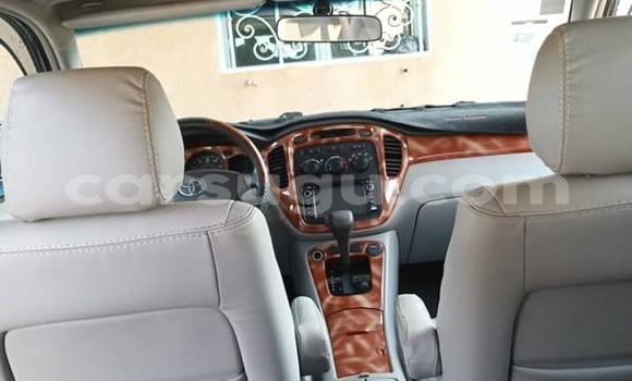 Acheter Occasion Voiture Toyota Highlander Gris à Ouagadougou, Burkina-Faso Acheter Occasion Voiture Toyota Highlander Gris à Ouagadougou, Burkina-Faso