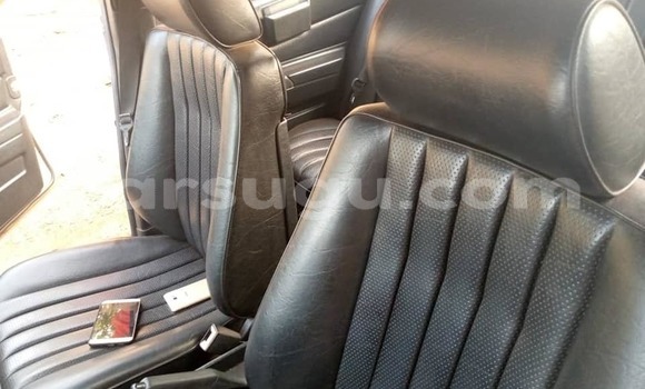 Acheter Occasion Voiture Mercedes-Benz 190–Series Beige à Ouagadougou, Burkina-Faso Acheter Occasion Voiture Mercedes-Benz 190–Series Beige à Ouagadougou, Burkina-Faso