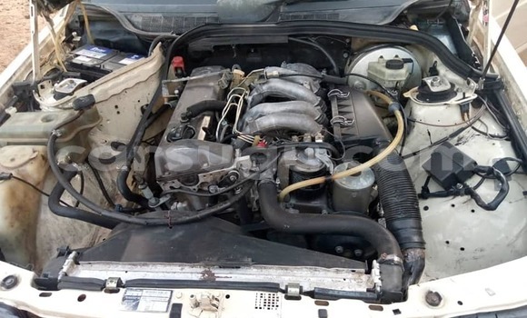 Acheter Occasion Voiture Mercedes-Benz 190–Series Beige à Ouagadougou, Burkina-Faso Acheter Occasion Voiture Mercedes-Benz 190–Series Beige à Ouagadougou, Burkina-Faso