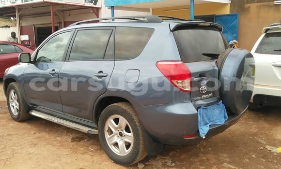 Acheter Occasion Voiture Toyota RAV4 Bleu à Ouagadougou, Burkina-Faso Acheter Occasion Voiture Toyota RAV4 Bleu à Ouagadougou, Burkina-Faso