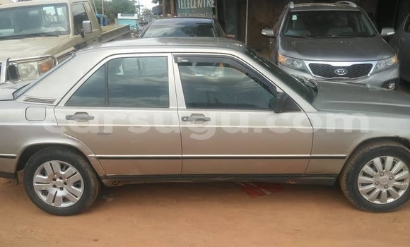 Buy Used Mercedes-Benz 190 Silver Car in Ouagadougou in Burkina Faso Buy Used Mercedes-Benz 190 Silver Car in Ouagadougou in Burkina Faso