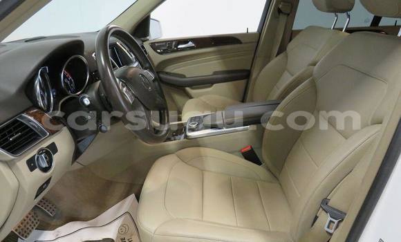 Acheter Occasion Voiture Mercedes-Benz ML–Class Blanc à Ouagadougou, Burkina-Faso Acheter Occasion Voiture Mercedes-Benz ML–Class Blanc à Ouagadougou, Burkina-Faso