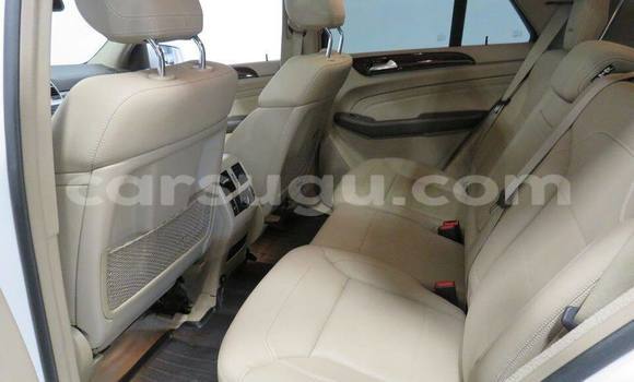 Acheter Occasion Voiture Mercedes-Benz ML–Class Blanc à Ouagadougou, Burkina-Faso Acheter Occasion Voiture Mercedes-Benz ML–Class Blanc à Ouagadougou, Burkina-Faso