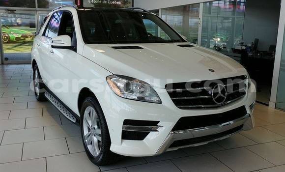 Acheter Occasion Voiture Mercedes-Benz M–Class Blanc à Ouagadougou, Burkina-Faso Acheter Occasion Voiture Mercedes-Benz M–Class Blanc à Ouagadougou, Burkina-Faso