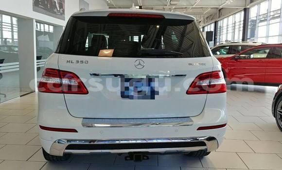 Acheter Occasion Voiture Mercedes-Benz M–Class Blanc à Ouagadougou, Burkina-Faso Acheter Occasion Voiture Mercedes-Benz M–Class Blanc à Ouagadougou, Burkina-Faso