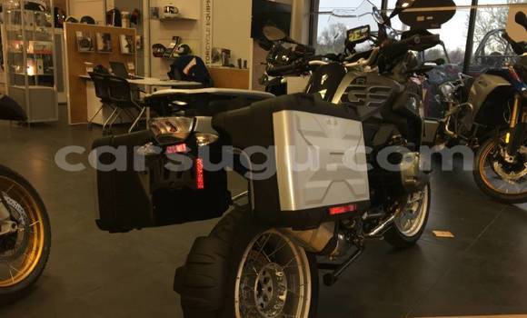 Sayi Sabo BMW GS Blue Motsi in Import - Dubai a Burkina Faso Sayi Sabo BMW GS Blue Motsi in Import - Dubai a Burkina Faso