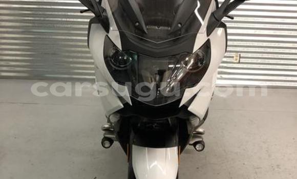 Sayi Sabo BMW K 1600 White Motsi in Import - Dubai a Burkina Faso Sayi Sabo BMW K 1600 White Motsi in Import - Dubai a Burkina Faso
