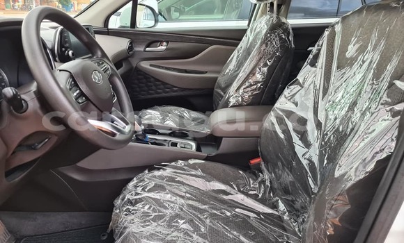 Acheter Occasion Voiture Hyundai Santa Fe Gris à Ouagadougou, Burkina-Faso Acheter Occasion Voiture Hyundai Santa Fe Gris à Ouagadougou, Burkina-Faso