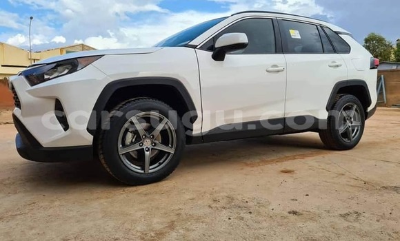 Acheter Occasion Voiture Toyota RAV4 Blanc à Ouagadougou, Burkina-Faso Acheter Occasion Voiture Toyota RAV4 Blanc à Ouagadougou, Burkina-Faso