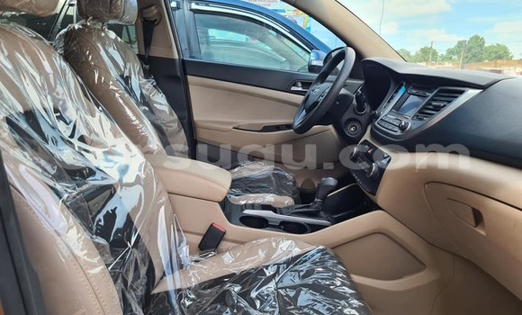 Acheter Occasion Voiture Hyundai Tucson Blanc à Ouagadougou, Burkina-Faso Acheter Occasion Voiture Hyundai Tucson Blanc à Ouagadougou, Burkina-Faso