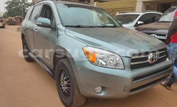 Acheter Occasion Voiture Toyota RAV4 Vert à Ouagadougou, Burkina-Faso Acheter Occasion Voiture Toyota RAV4 Vert à Ouagadougou, Burkina-Faso