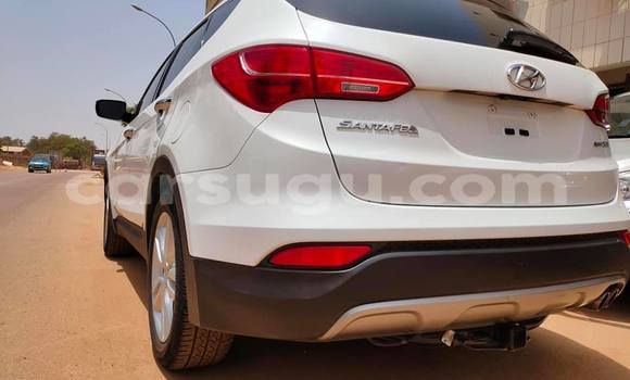 Acheter Occasion Voiture Hyundai Santa Fe Blanc à Ouagadougou, Burkina-Faso Acheter Occasion Voiture Hyundai Santa Fe Blanc à Ouagadougou, Burkina-Faso