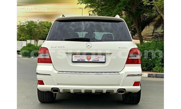 Sayi Imported Mercedes-Benz 190 White Mota in Import - Dubai a Burkina Faso Sayi Imported Mercedes-Benz 190 White Mota in Import - Dubai a Burkina Faso