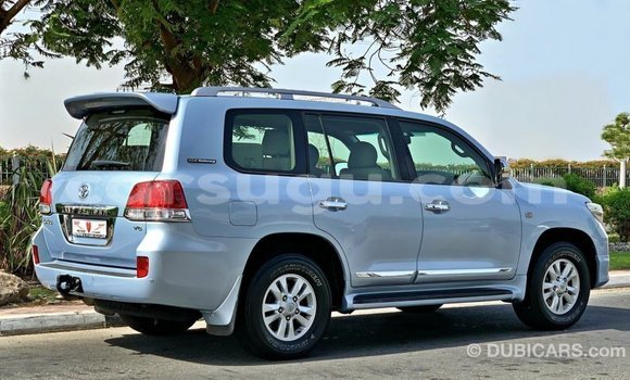 Acheter Import Voiture Toyota Land Cruiser Bleu à Import - Dubai, Burkina-Faso Acheter Import Voiture Toyota Land Cruiser Bleu à Import - Dubai, Burkina-Faso