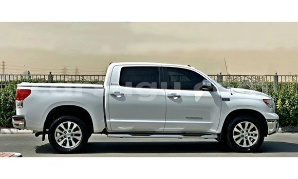 Sayi Imported Toyota Tundra White Mota in Import - Dubai a Burkina Faso Sayi Imported Toyota Tundra White Mota in Import - Dubai a Burkina Faso