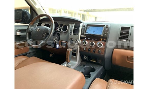 Sayi Imported Toyota Tundra White Mota in Import - Dubai a Burkina Faso Sayi Imported Toyota Tundra White Mota in Import - Dubai a Burkina Faso