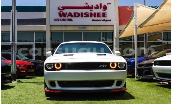 Acheter Import Voiture Dodge Challenger Blanc à Import - Dubai, Burkina-Faso Acheter Import Voiture Dodge Challenger Blanc à Import - Dubai, Burkina-Faso