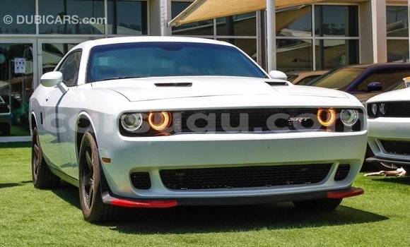 Acheter Import Voiture Dodge Challenger Blanc à Import - Dubai, Burkina-Faso Acheter Import Voiture Dodge Challenger Blanc à Import - Dubai, Burkina-Faso