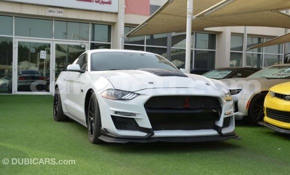 Acheter Import Voiture Ford Mustang Blanc à Import - Dubai, Burkina-Faso Acheter Import Voiture Ford Mustang Blanc à Import - Dubai, Burkina-Faso