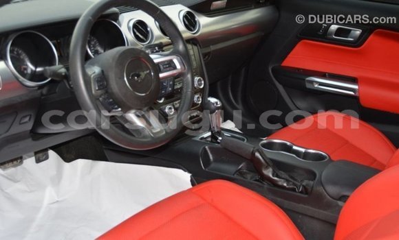 Acheter Import Voiture Ford Mustang Blanc à Import - Dubai, Burkina-Faso Acheter Import Voiture Ford Mustang Blanc à Import - Dubai, Burkina-Faso