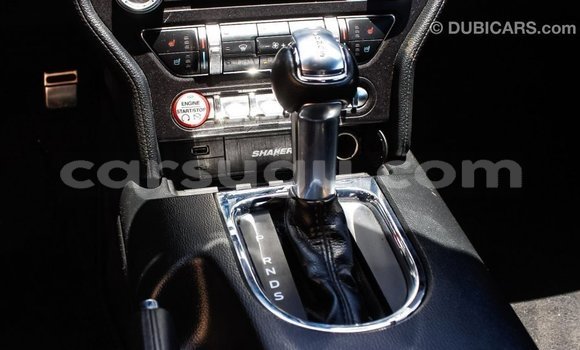 Acheter Import Voiture Ford Mustang Rouge à Import - Dubai, Burkina-Faso Acheter Import Voiture Ford Mustang Rouge à Import - Dubai, Burkina-Faso