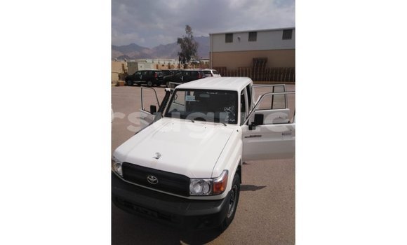 Acheter Import Voiture Toyota Land Cruiser Blanc à Import - Dubai, Burkina-Faso Acheter Import Voiture Toyota Land Cruiser Blanc à Import - Dubai, Burkina-Faso