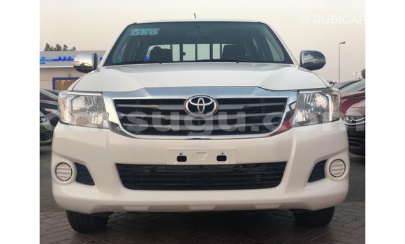 Acheter Import Voiture Toyota Hilux Blanc à Import - Dubai, Burkina-Faso Acheter Import Voiture Toyota Hilux Blanc à Import - Dubai, Burkina-Faso