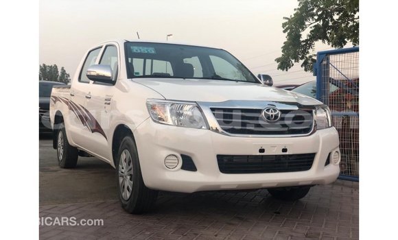 Acheter Import Voiture Toyota Hilux Blanc à Import - Dubai, Burkina-Faso Acheter Import Voiture Toyota Hilux Blanc à Import - Dubai, Burkina-Faso