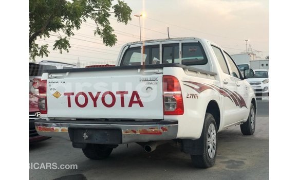 Acheter Import Voiture Toyota Hilux Blanc à Import - Dubai, Burkina-Faso Acheter Import Voiture Toyota Hilux Blanc à Import - Dubai, Burkina-Faso