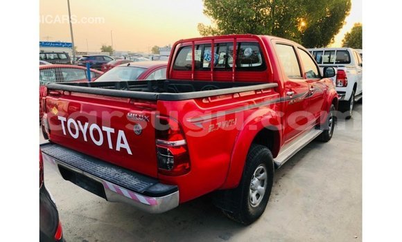 Sayi Imported Toyota Hilux Red Mota in Import - Dubai a Burkina Faso Sayi Imported Toyota Hilux Red Mota in Import - Dubai a Burkina Faso