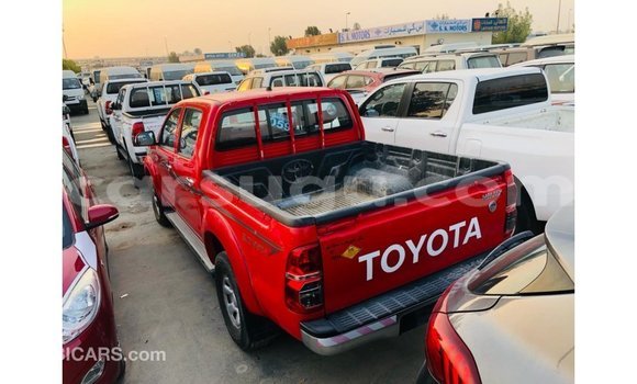 Sayi Imported Toyota Hilux Red Mota in Import - Dubai a Burkina Faso Sayi Imported Toyota Hilux Red Mota in Import - Dubai a Burkina Faso