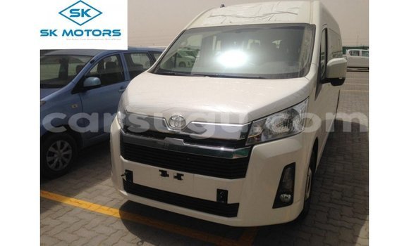 Sayi Imported Toyota Hiace White Mota in Import - Dubai a Burkina Faso