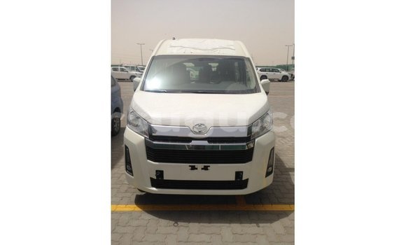 Sayi Imported Toyota Hiace White Mota in Import - Dubai a Burkina Faso Sayi Imported Toyota Hiace White Mota in Import - Dubai a Burkina Faso