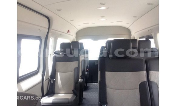 Sayi Imported Toyota Hiace White Mota in Import - Dubai a Burkina Faso Sayi Imported Toyota Hiace White Mota in Import - Dubai a Burkina Faso